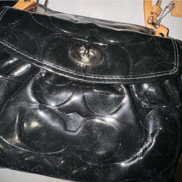 COACH SIGNATURE EMBOSSED LEAH PATENT LEATHER TOTE - Picture 3 of 11